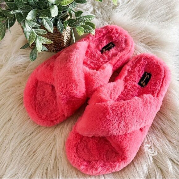 Seven7 Kiki Hot Pink Faux Fur Slide Slippers Size 7 - Picture 1 of 7